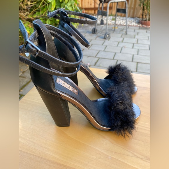 TopShop Women’s High,Double Ankle Strap Rabbit Fur Sandals, Blk/Gold, Size 6.5 - Picture 3 of 11